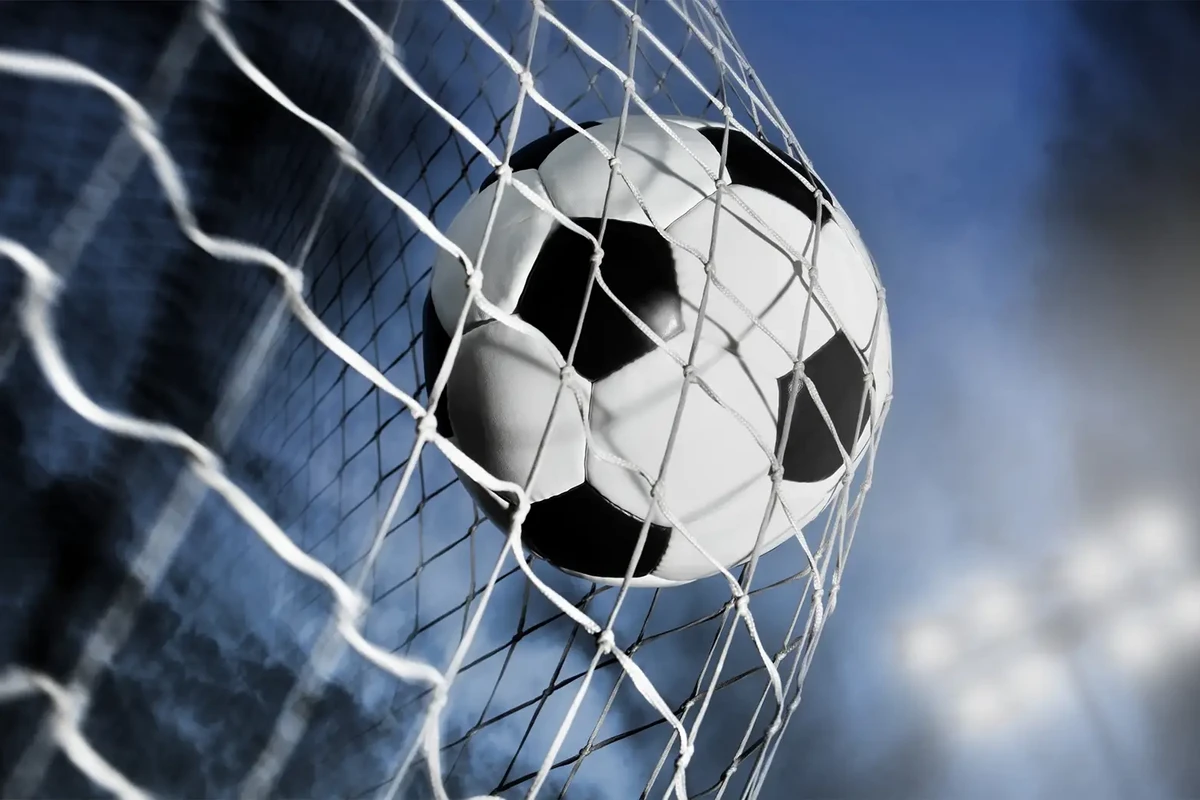 UEFA ötən mövsümün ən yaxşı futbolçusunu AÇIQLADI