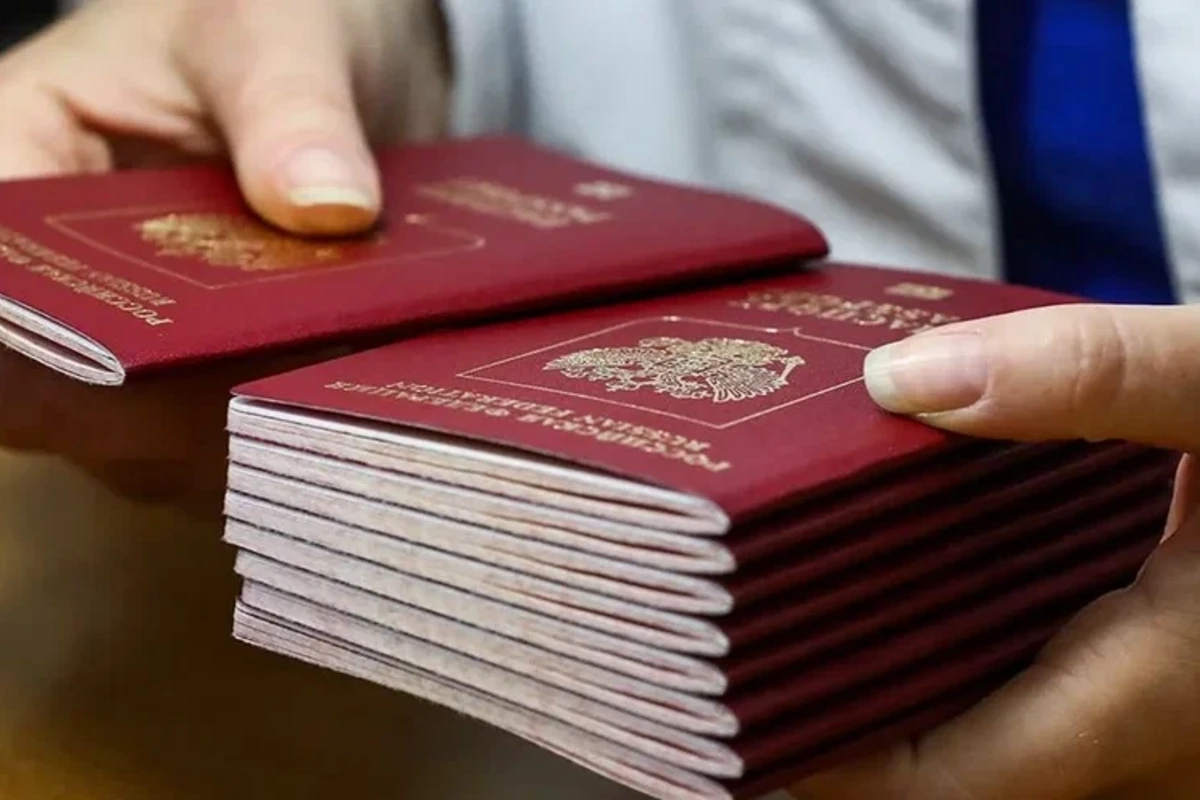 Bəzi Rusiya səfirlikləri pasportların verilməsini dayandırdı