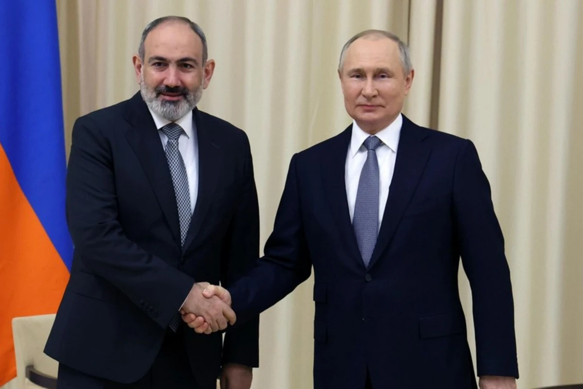 Putin və Paşinyanın müzakirə mövzusu üçtərəfli bəyanatların icrasıdır