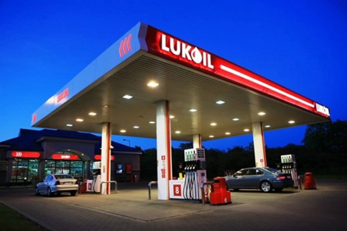 “Səhər “bacı” dedi, günorta otelə çağırdı” - “Lukoil”dəki bıçaqlanmanın təfərrüatı