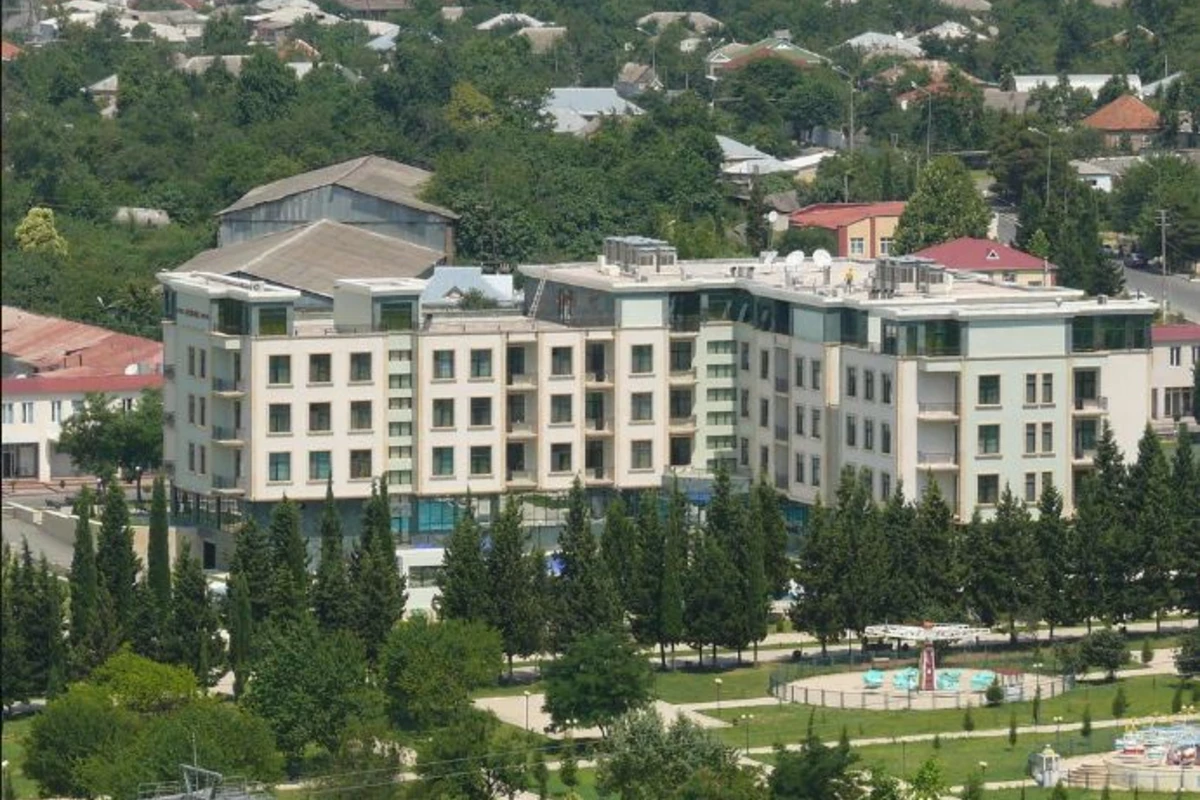 Azərbaycanda 9 milyon manata otel satılır - FOTO
