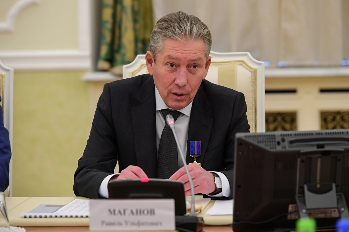 Вице-президент Лукойла выбросился с шестого этажа - ФОТО
