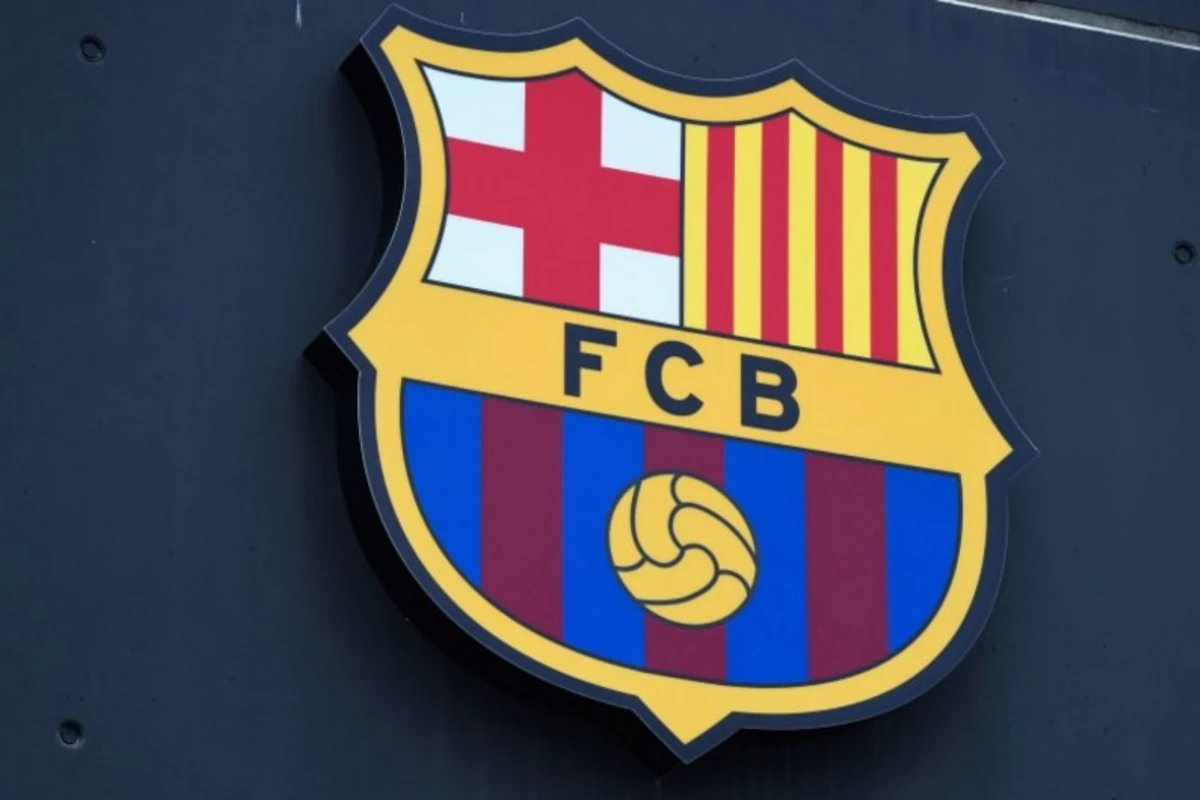 Barselona bu futbolçu ilə yollarını ayırdı
