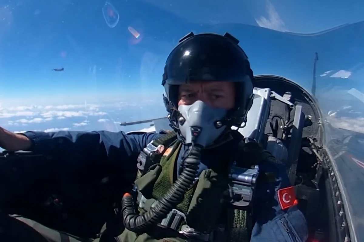 Hulusi Akar “F-16”da - VİDEO Hulusi Akar “F-16”da - VİDEO