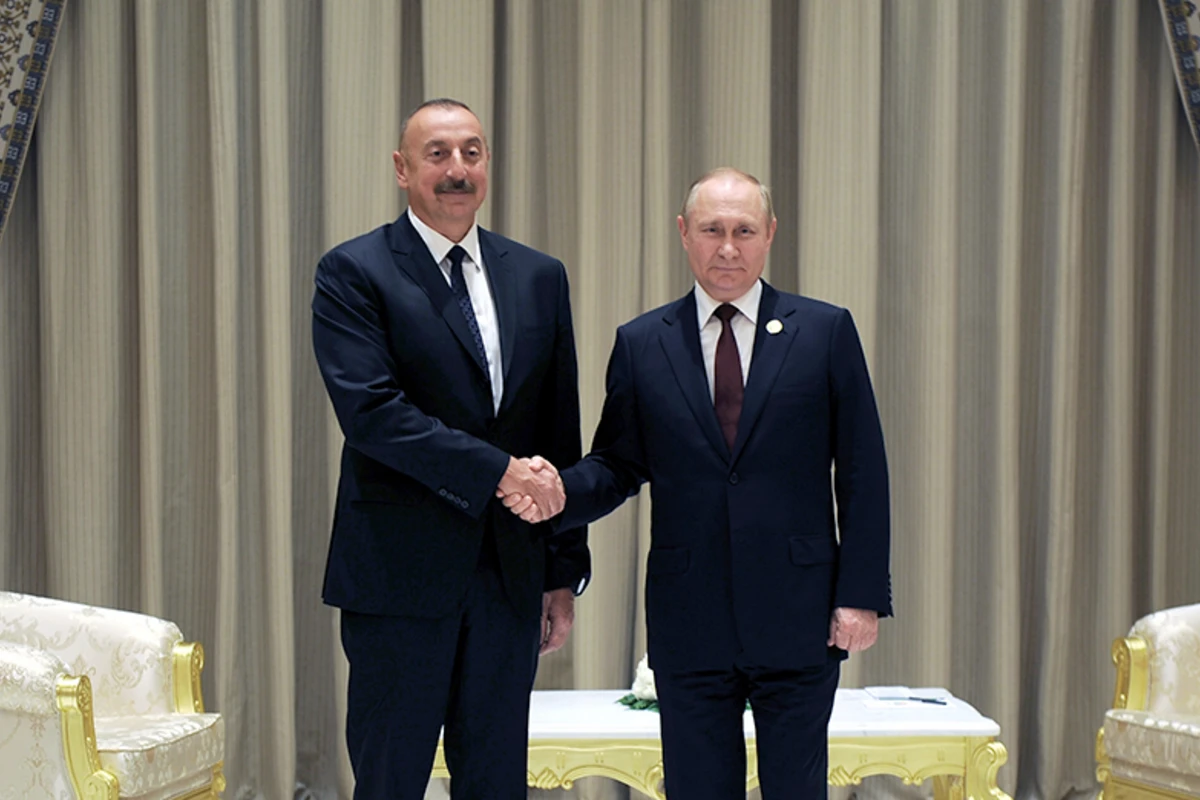 Владимир Путин позвонил Ильхаму Алиеву