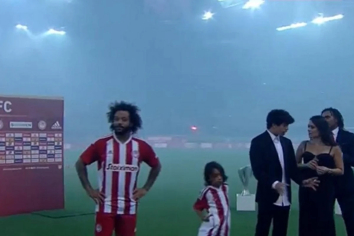 Olimpiakos Marselonu təqdim etdi Olimpiakos Marselonu təqdim etdi