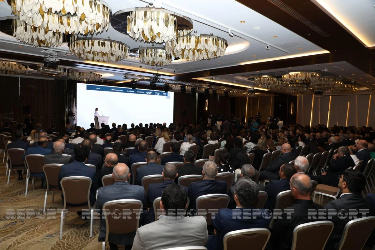 Bakı şəhəri təhsil işçilərinin sentyabr konfransı keçirilib