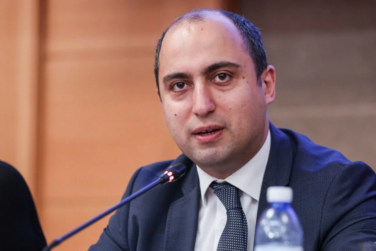 Təhsil naziri: Hələ də bəzi müəllimlər anbar sözünü ambar kimi yazır