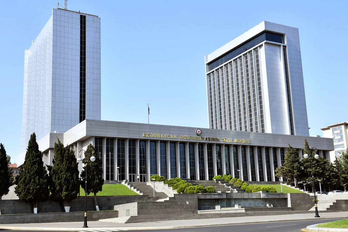 Əcnəbilər və vətəndaşlığı olmayan şəxslər siyasi partiya üzvü ola bilməyəcəklər