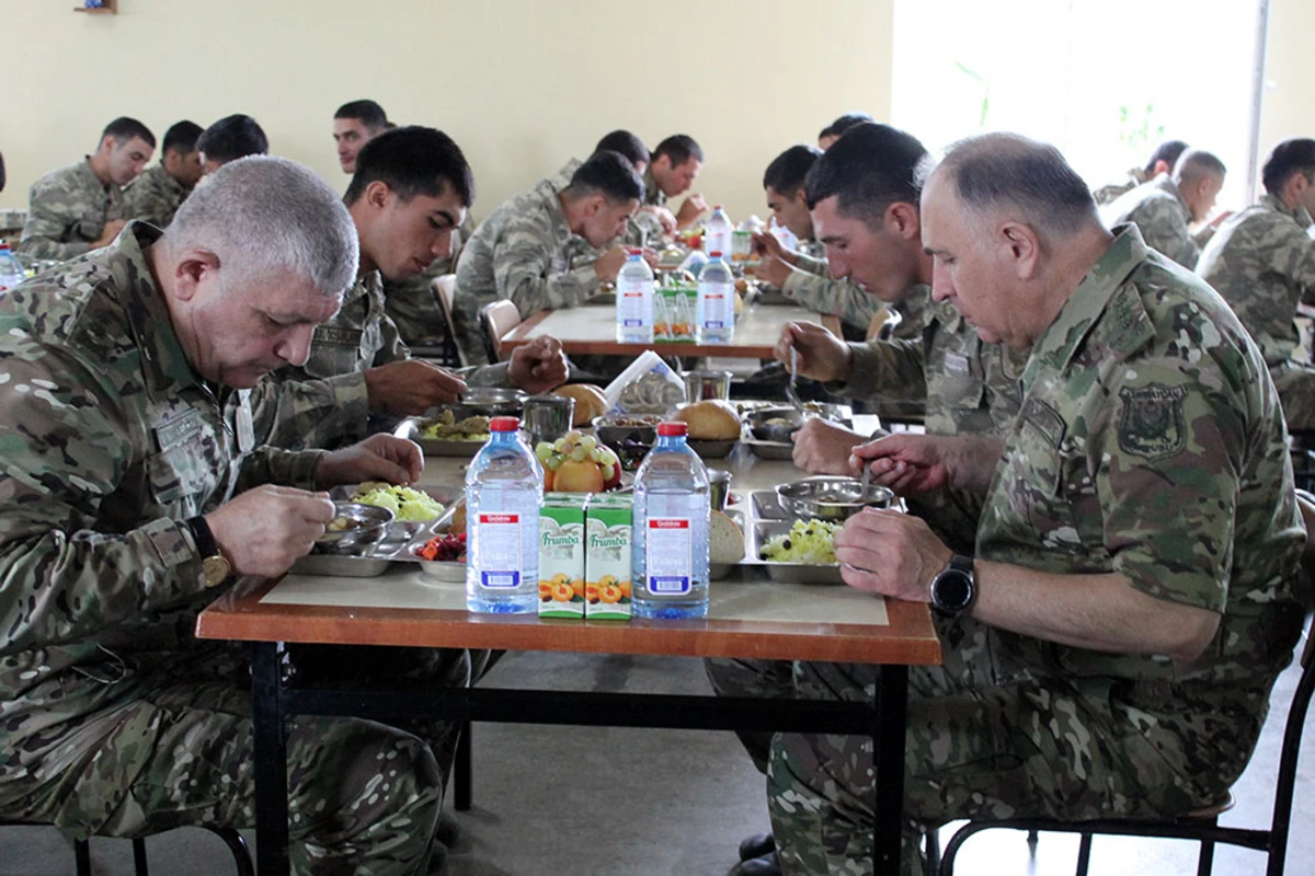 Azərbaycan Ordusunun Baş Qərargah rəisi Quru Qoşunlarında olub - FOTO