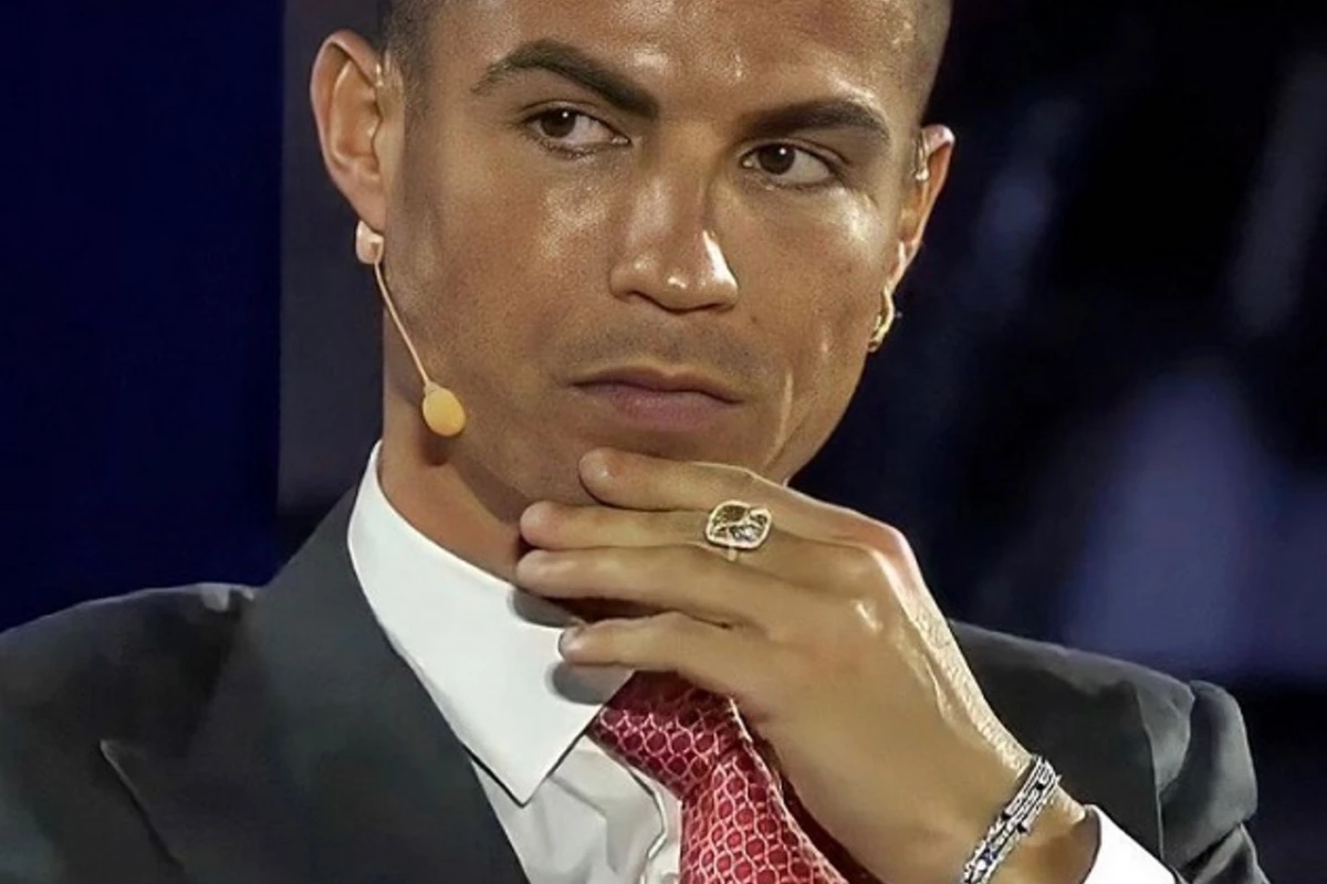Ronaldodan II Elizabetlə bağlı paylaşım: Yasını tuturam - FOTO