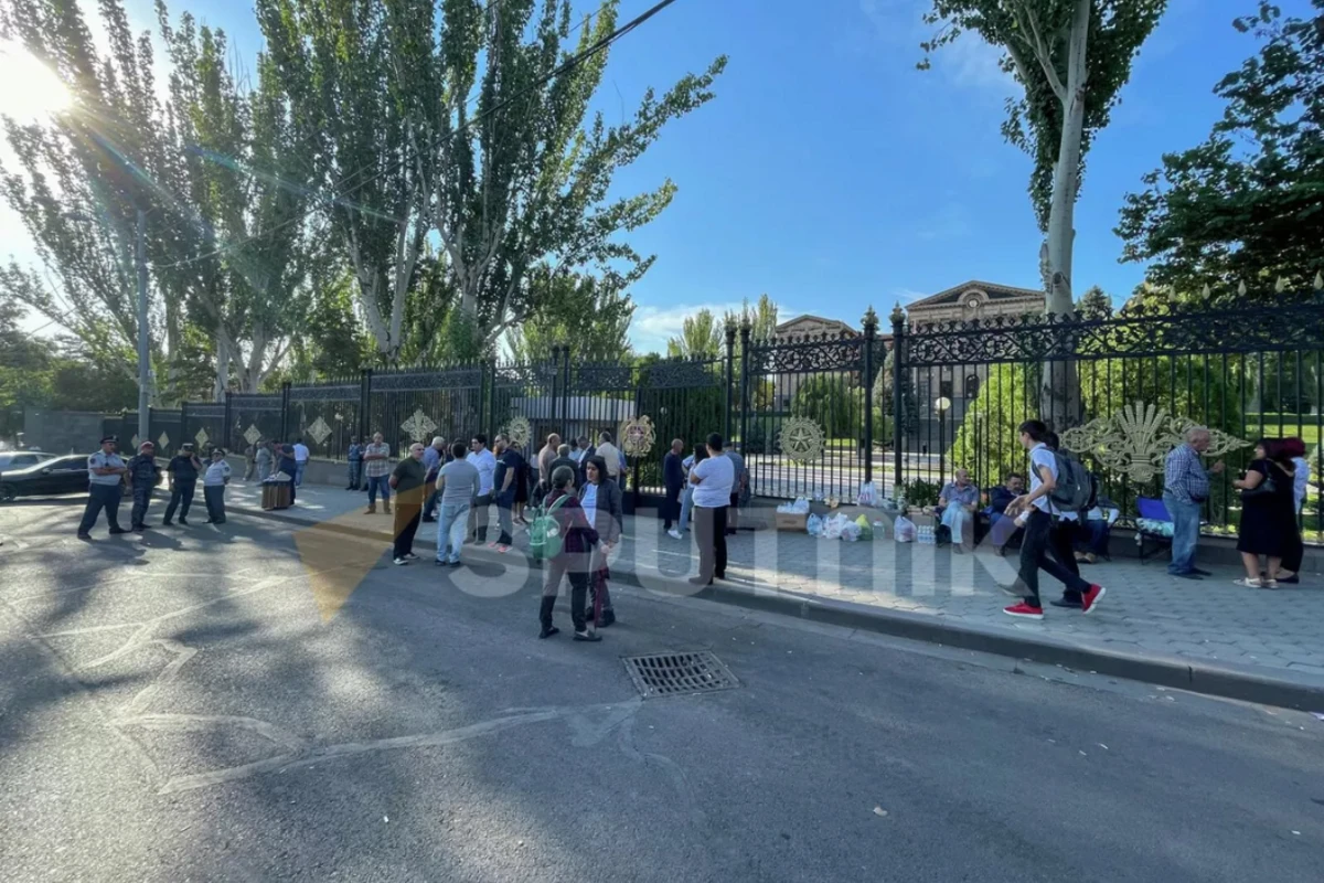 В Ереване проходит акция протеста с требованием импичмента Пашиняну - ВИДЕО