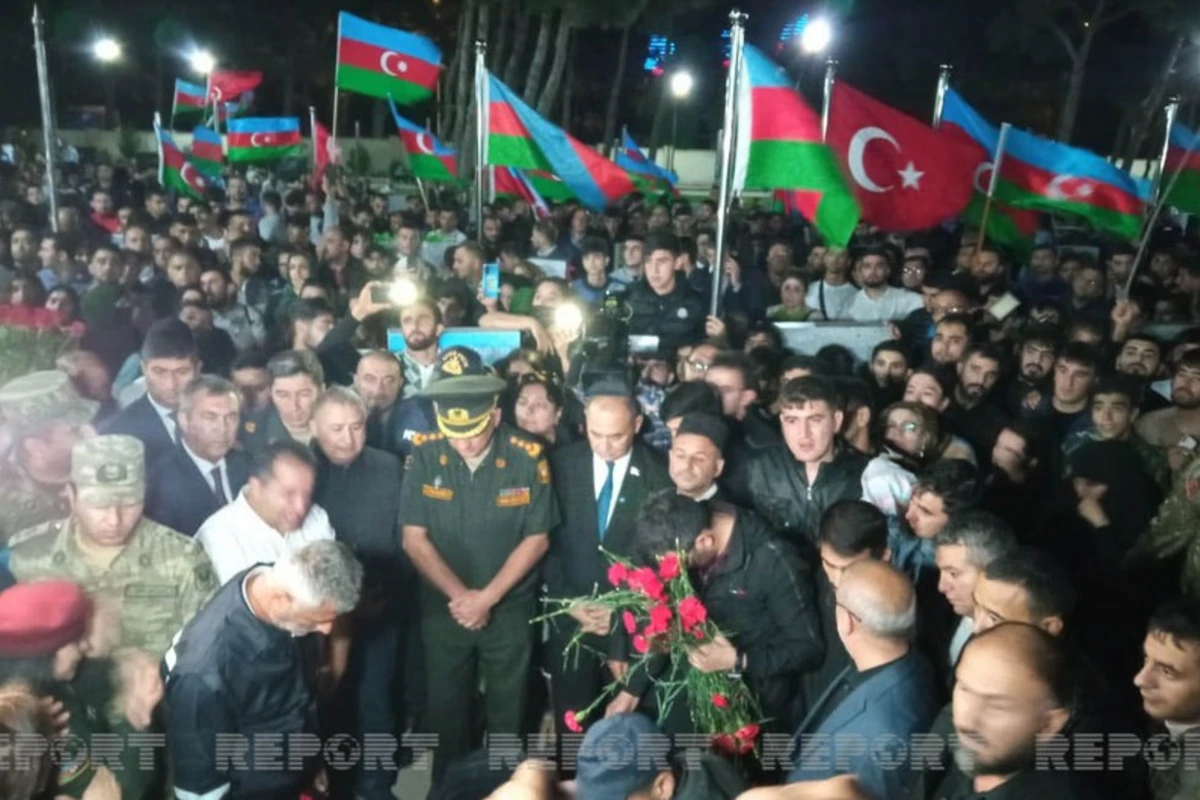 Şəhid zabit Ravil Hümbətov İkinci Fəxri Xiyabanda dəfn edilib - FOTO