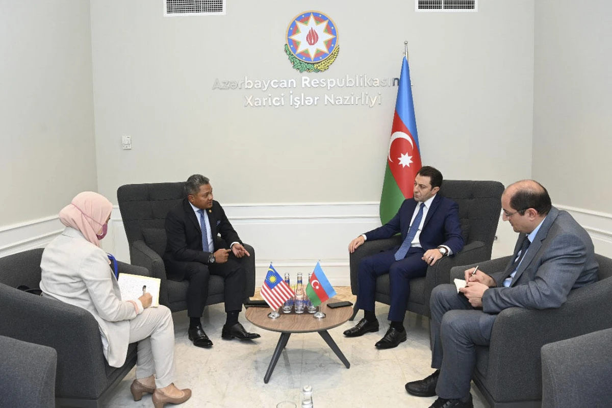 XİN-də Malayziya səfiri ilə görüş keçirildi
