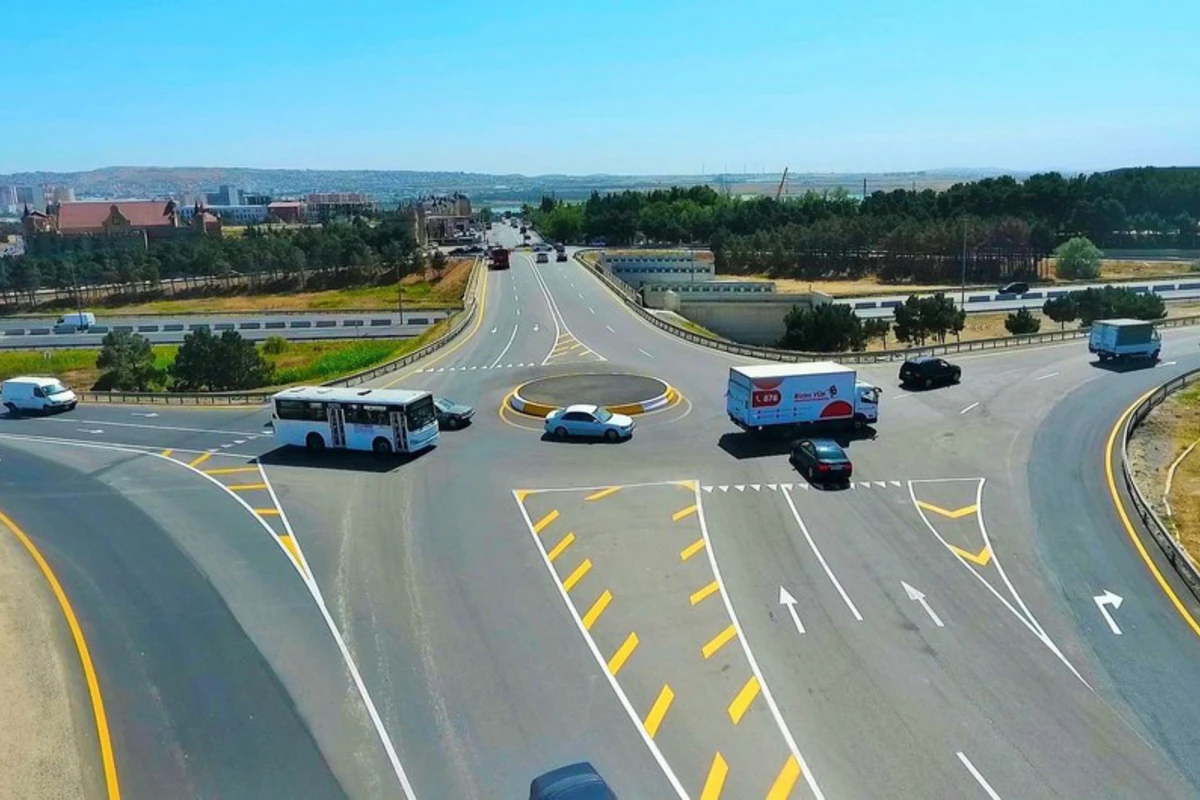 Bu avtobus yolu ləğv edildi: Tələbələr etiraz edir Bu avtobus yolu ləğv edildi: Tələbələr etiraz edir