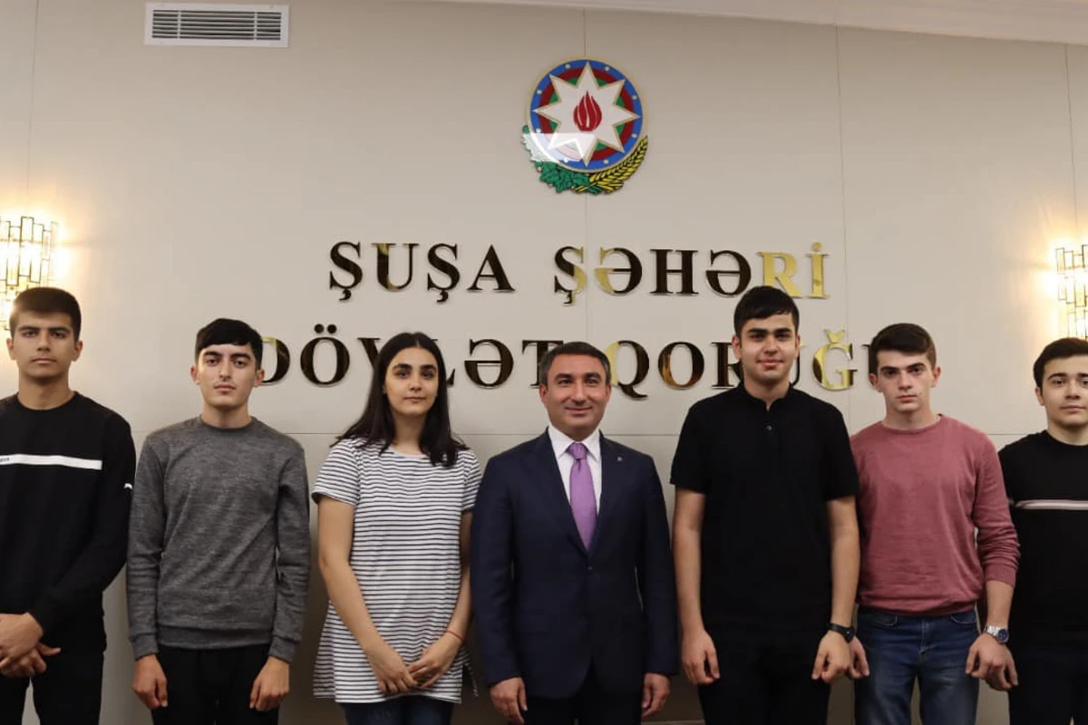 Şuşa rayonu üzrə yüksək bal toplayan 6 məzun öz doğma şəhərini ziyarət edib - FOTO