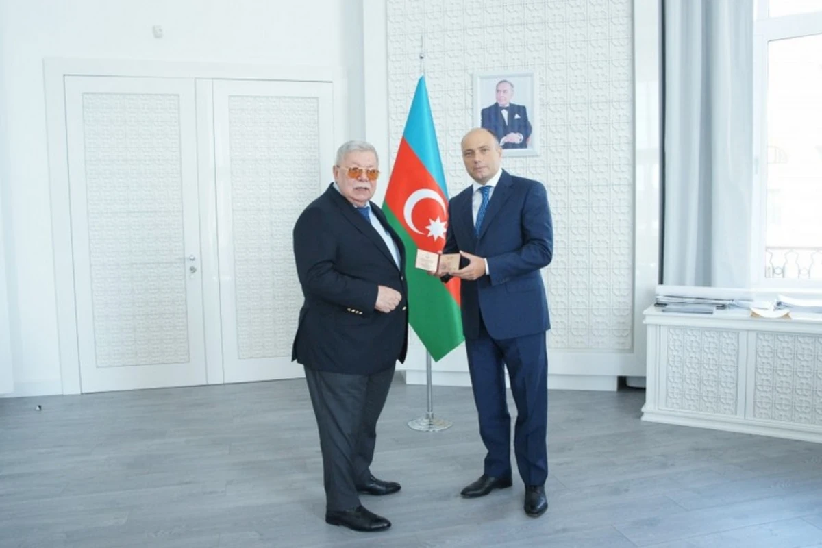 Anar Kərimov Azər Paşa Nemətova “Şərəf” ordenini təqdim edib - FOTO