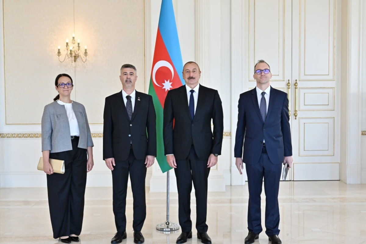 İlham Əliyev Macarıstanın yeni səfirinin etimadnaməsini qəbul edib - FOTO