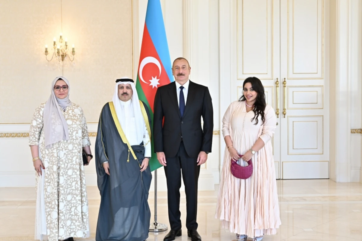 İlham Əliyev Küveytin yeni səfirinin etimadnaməsini qəbul edib - FOTO