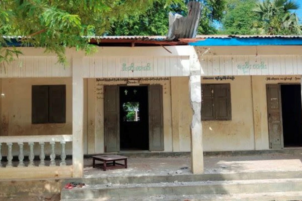 Myanmada hərbçilər helikopterdən məktəbə atəş açdı - 6 ÖLÜ, 17 YARALI VAR