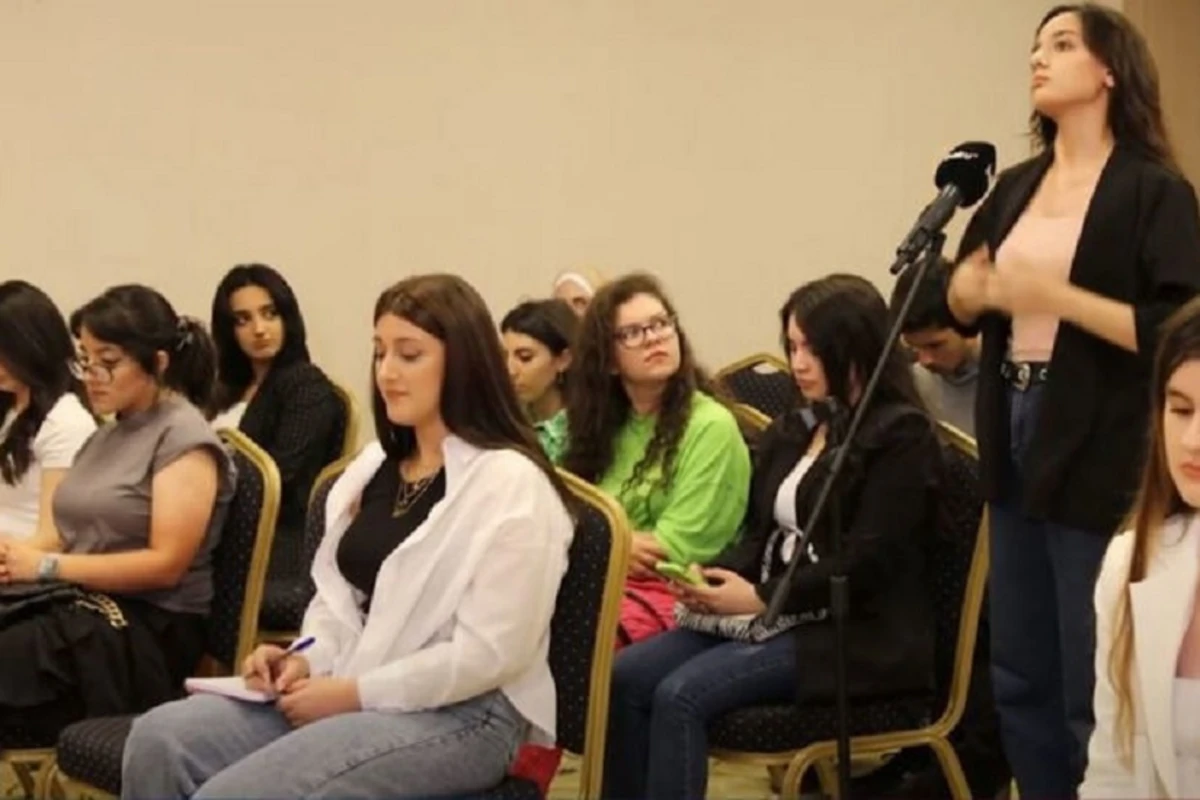 Baku TV Rəqəmsal Media Məktəbi выбирает участников - ВИДЕО