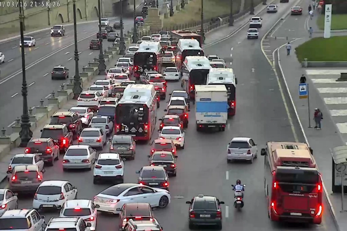 Bakıda 103 avtobusun hərəkət intervalında gecikmələr var