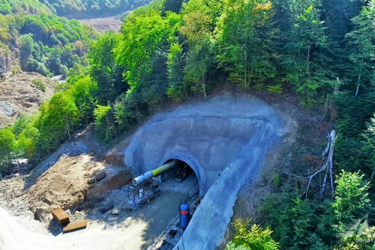 Toğanalı-Kəlbəcər-İstisu yolunun və Murovdağ tunelinin inşası davam etdirilir - FOTO Toğanalı-Kəlbəcər-İstisu yolunun və Murovdağ tunelinin inşası davam etdirilir - FOTO