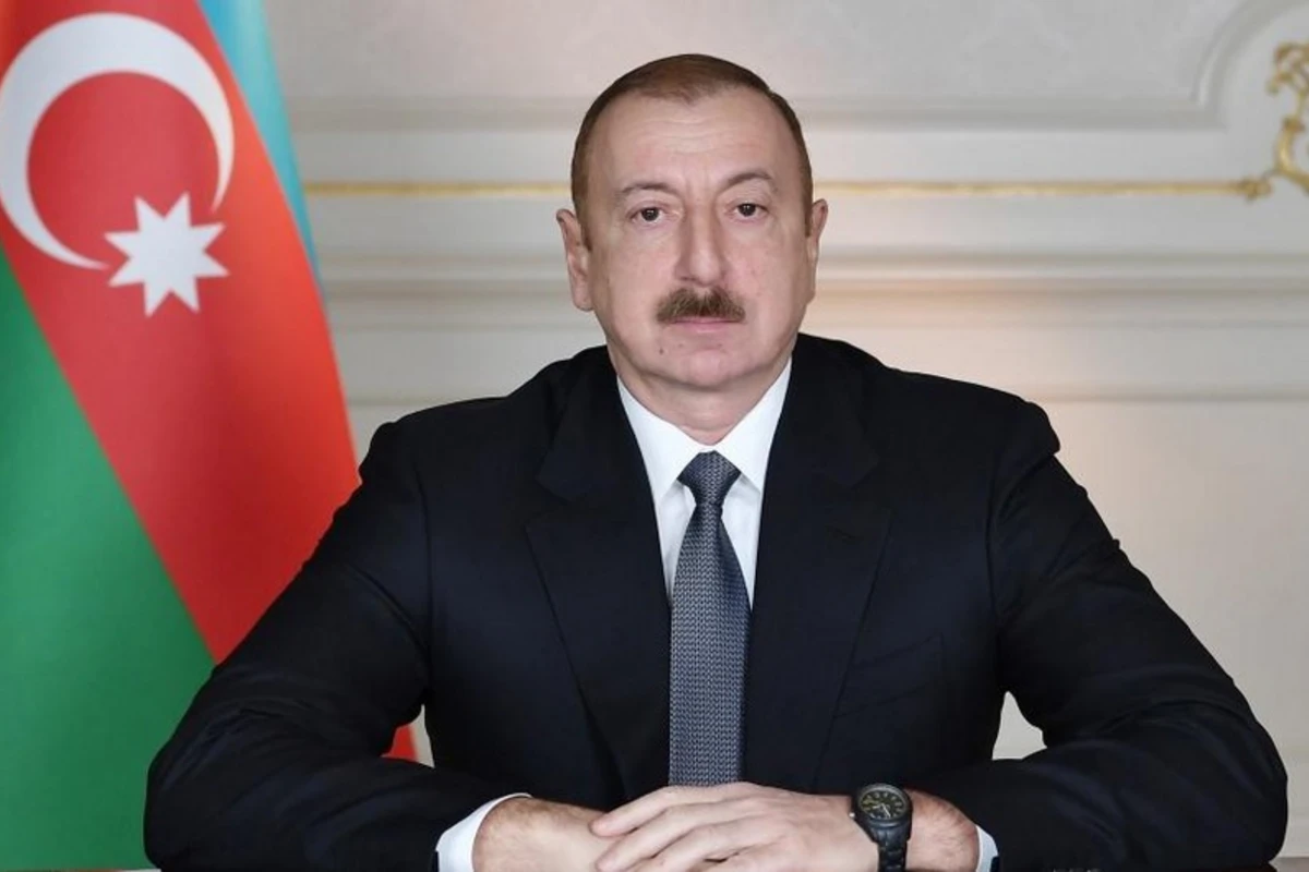 İlham Əliyev Kəlbəcər-Laçın avtomobil yolunda yeni inşa edilən tunellə tanış olub İlham Əliyev Kəlbəcər-Laçın avtomobil yolunda yeni inşa edilən tunellə tanış olub