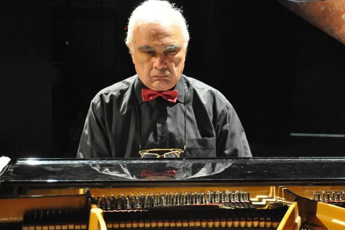 Məhşur bəstəkar Cavanşir Quliyev 19 ildən sonra xaricdən Azərbaycana köçüb Məhşur bəstəkar Cavanşir Quliyev 19 ildən sonra xaricdən Azərbaycana köçüb
