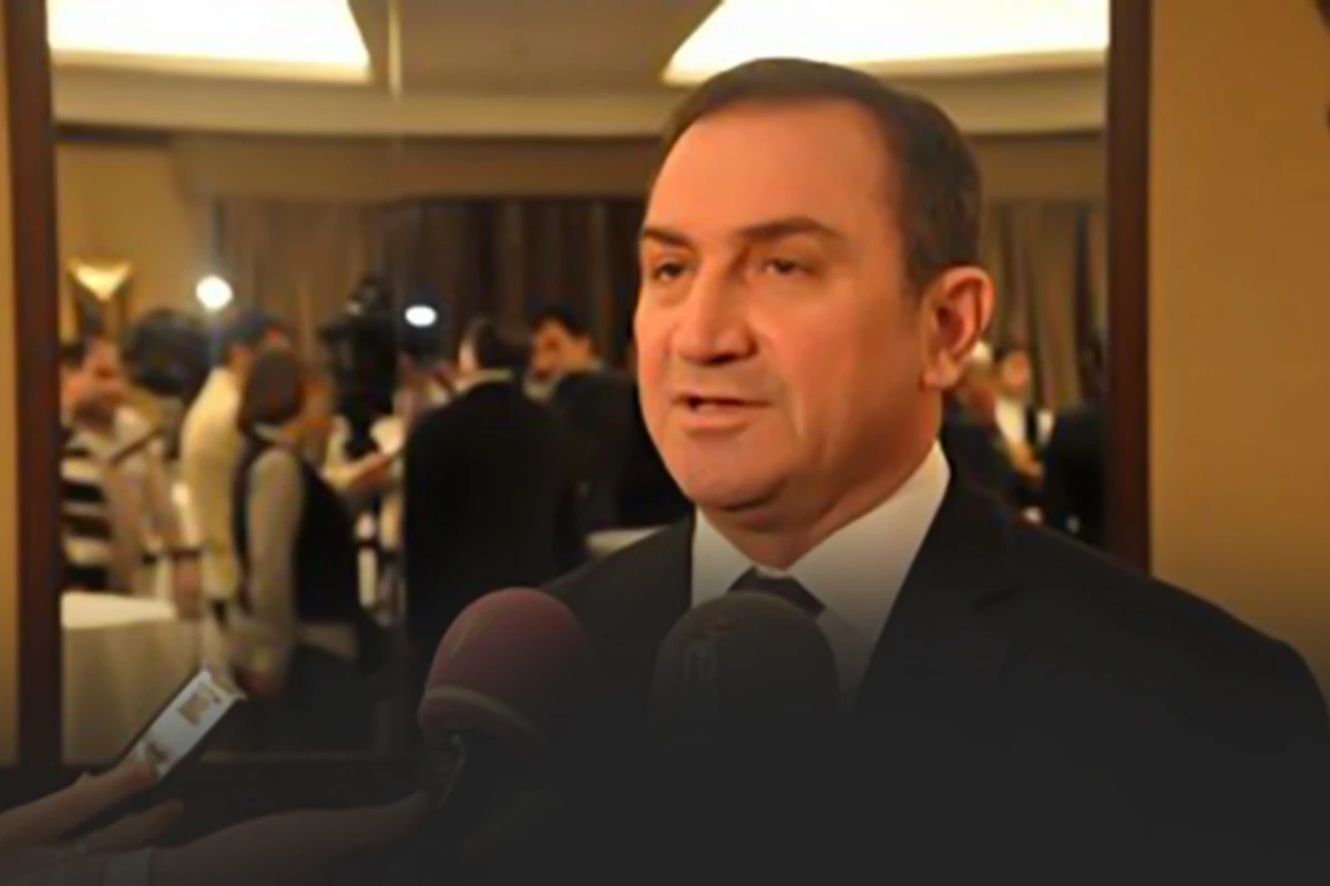 Bakıda 70 kiloqramlıq seyfi oğurlanan şəxs eks-nazir müavinidir – FOTO Bakıda 70 kiloqramlıq seyfi oğurlanan şəxs eks-nazir müavinidir – FOTO