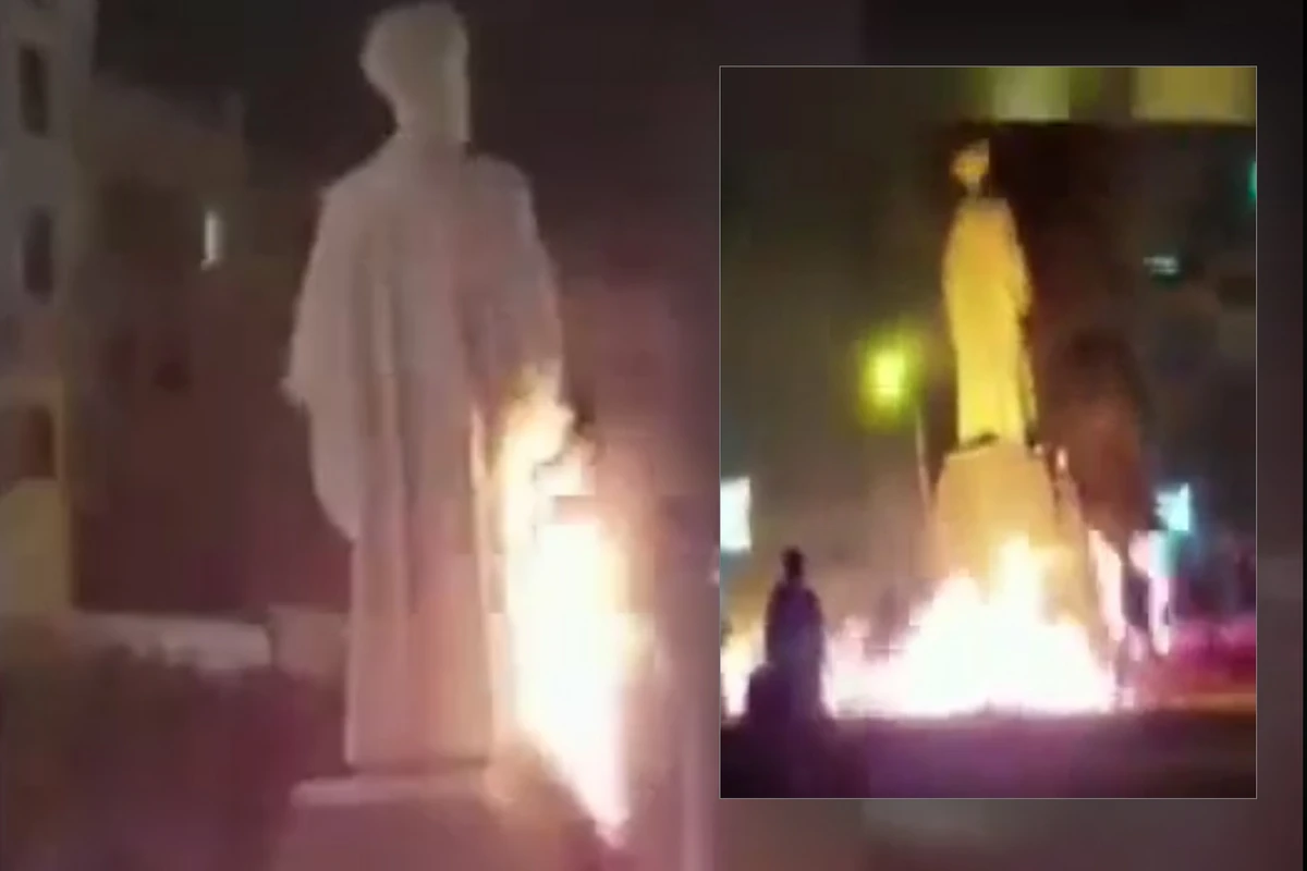 В Иране подожгли статую верховного лидера страны - ВИДЕО