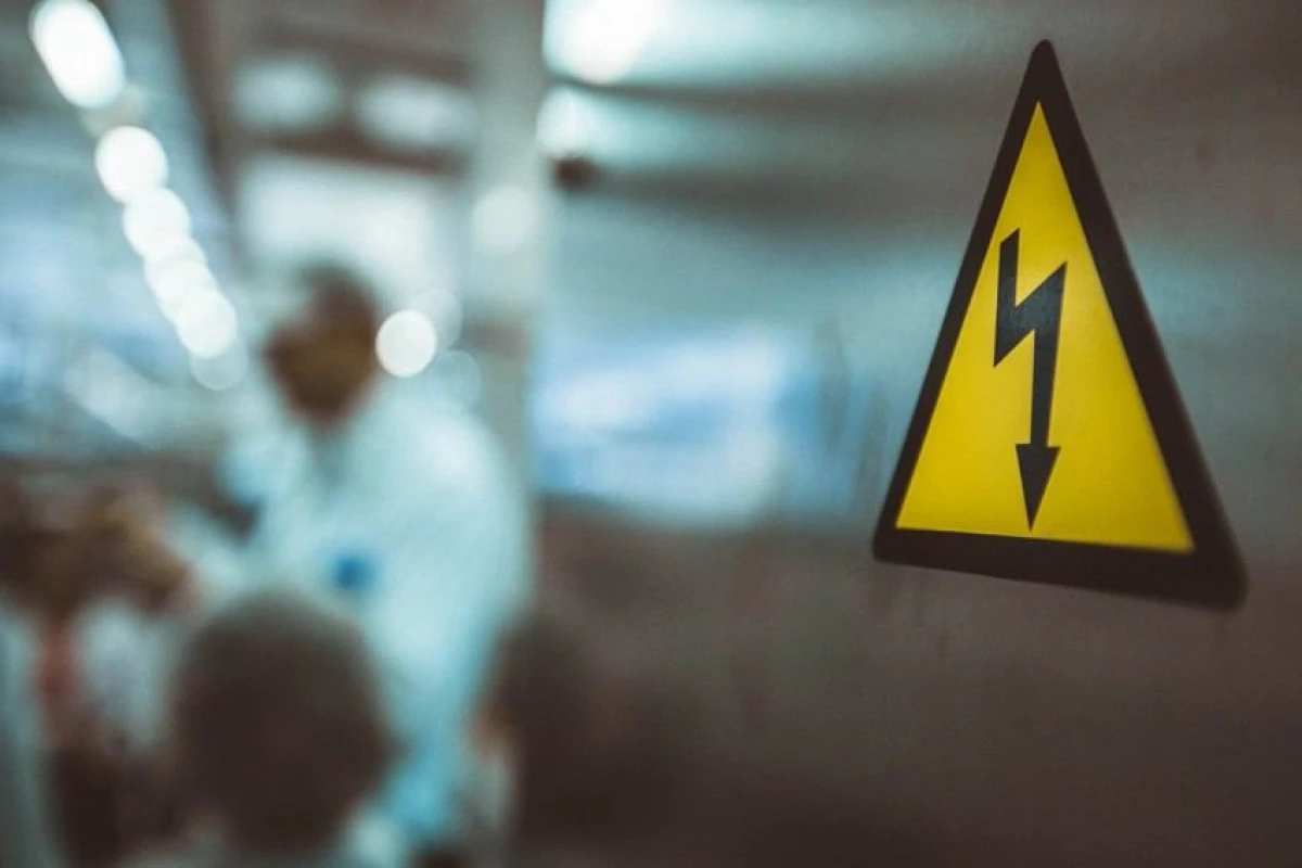 Şəmkirdə 13 yaşlı uşağı elektrik cərəyanı vurub Şəmkirdə 13 yaşlı uşağı elektrik cərəyanı vurub