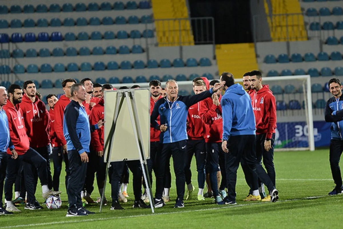 İki futbolçu Qazaxıstanla oyundan əvvəl Azərbaycan millisindən kənarlaşdırılıb İki futbolçu Qazaxıstanla oyundan əvvəl Azərbaycan millisindən kənarlaşdırılıb