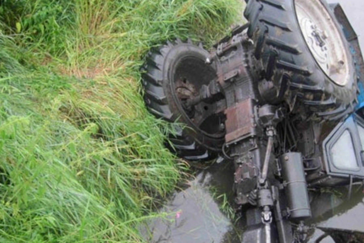 Tovuzda traktor aşıb, sürücü ölüb Tovuzda traktor aşıb, sürücü ölüb