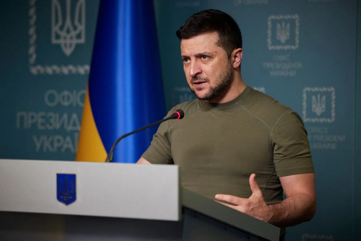 Зеленский собрал военное руководство Украины