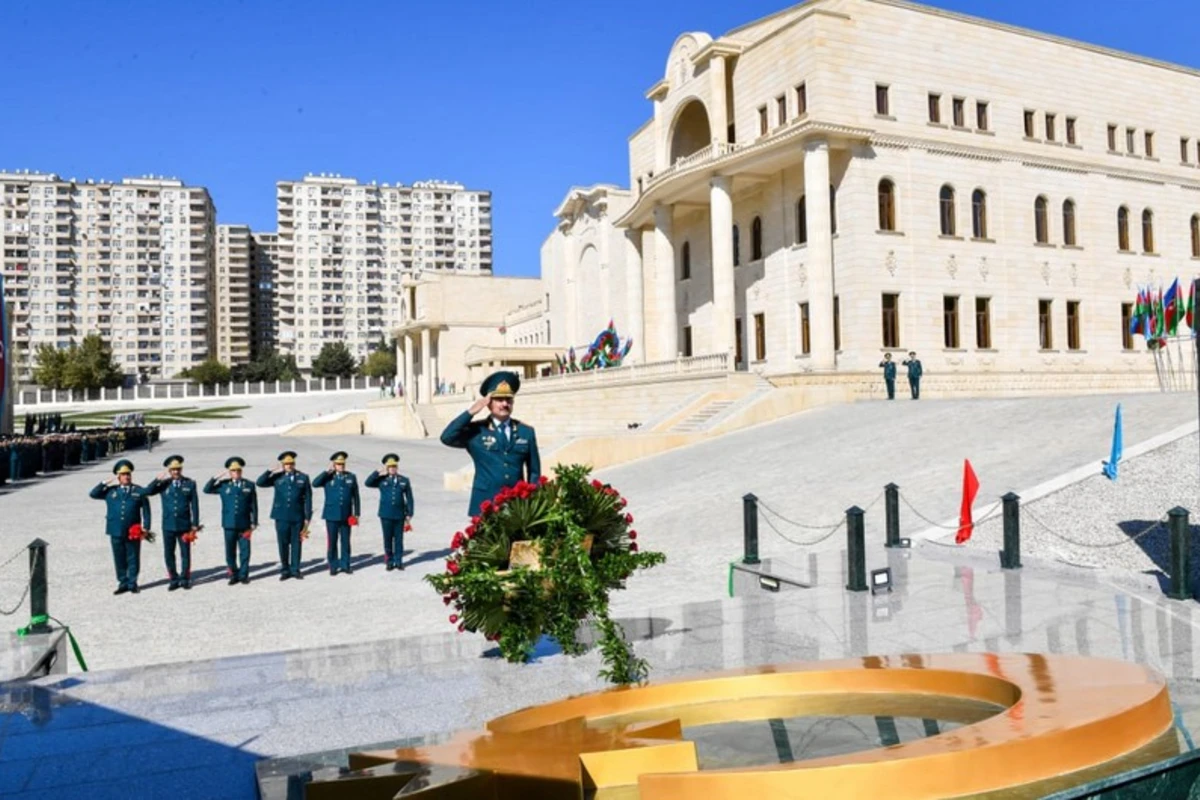 DSX sədri “Dəmir yumruq” abidə kompleksinin açılışını edib - FOTO