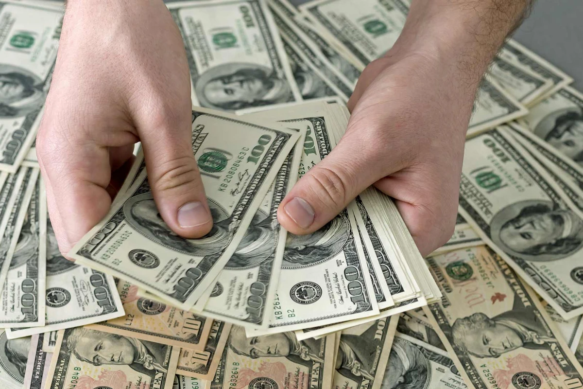 Bakıda qadın şirkətin 423 min dollarını mənimsəyib - İTTİHAM AKTI