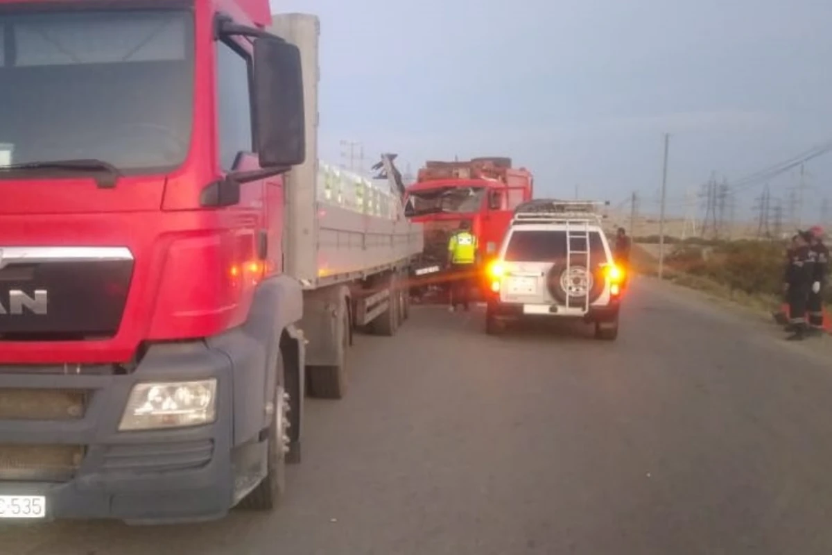 Bakıda yük avtomobilləri toqquşub, xəsarət alan var - FOTO/VİDEO