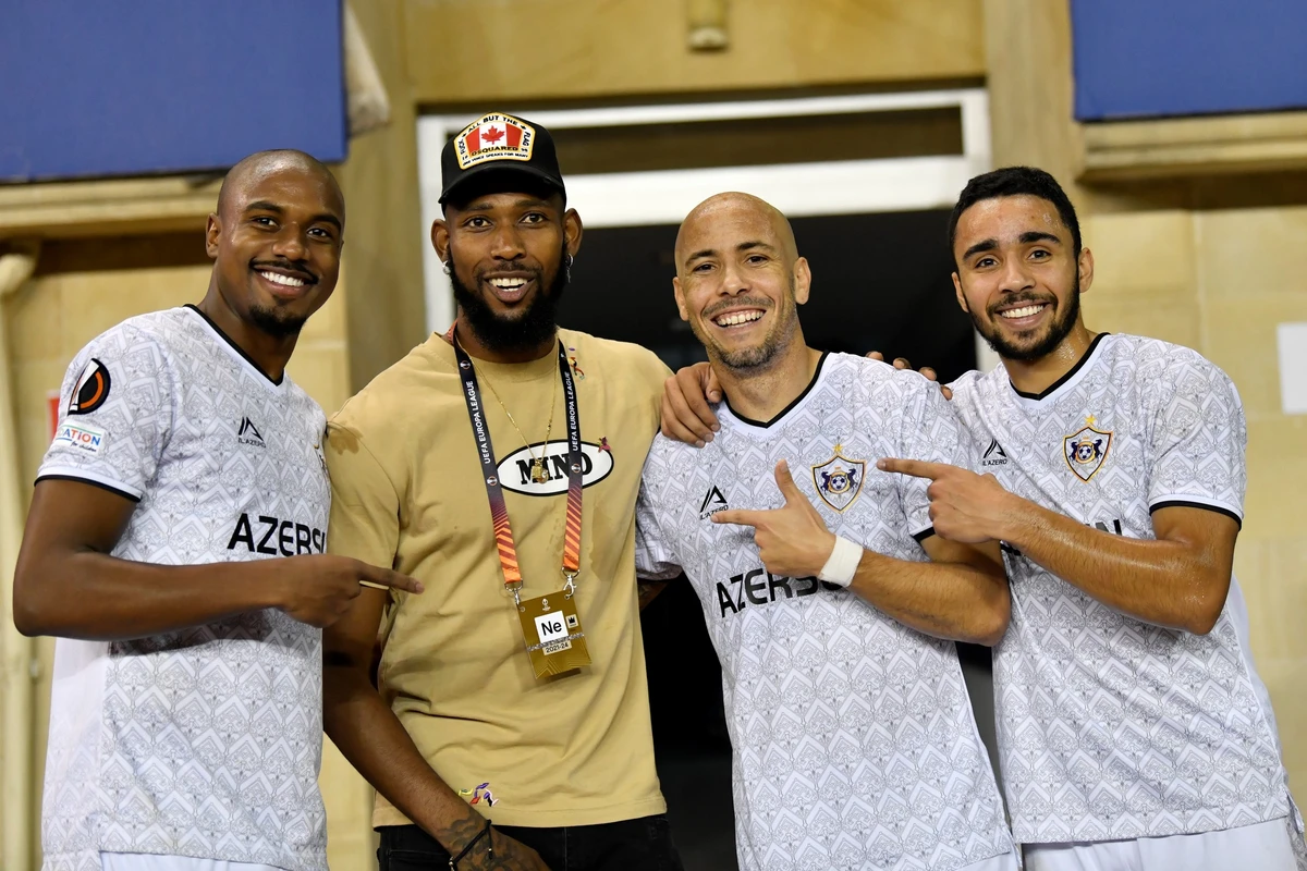 Qarabağın braziliyalı və kolumbiyalı futbolçuları Azərbaycan dilində hal-əhval tutdular - VİDEO Qarabağın braziliyalı və kolumbiyalı futbolçuları Azərbaycan dilində hal-əhval tutdular - VİDEO