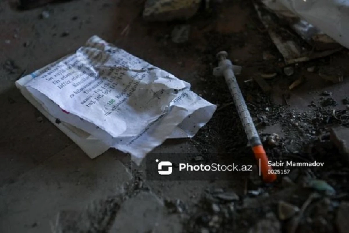 Keçmiş təhsil müəssisəsi narkoman yuvasına çevrilib - FOTOREPORTAJ Keçmiş təhsil müəssisəsi narkoman yuvasına çevrilib - FOTOREPORTAJ