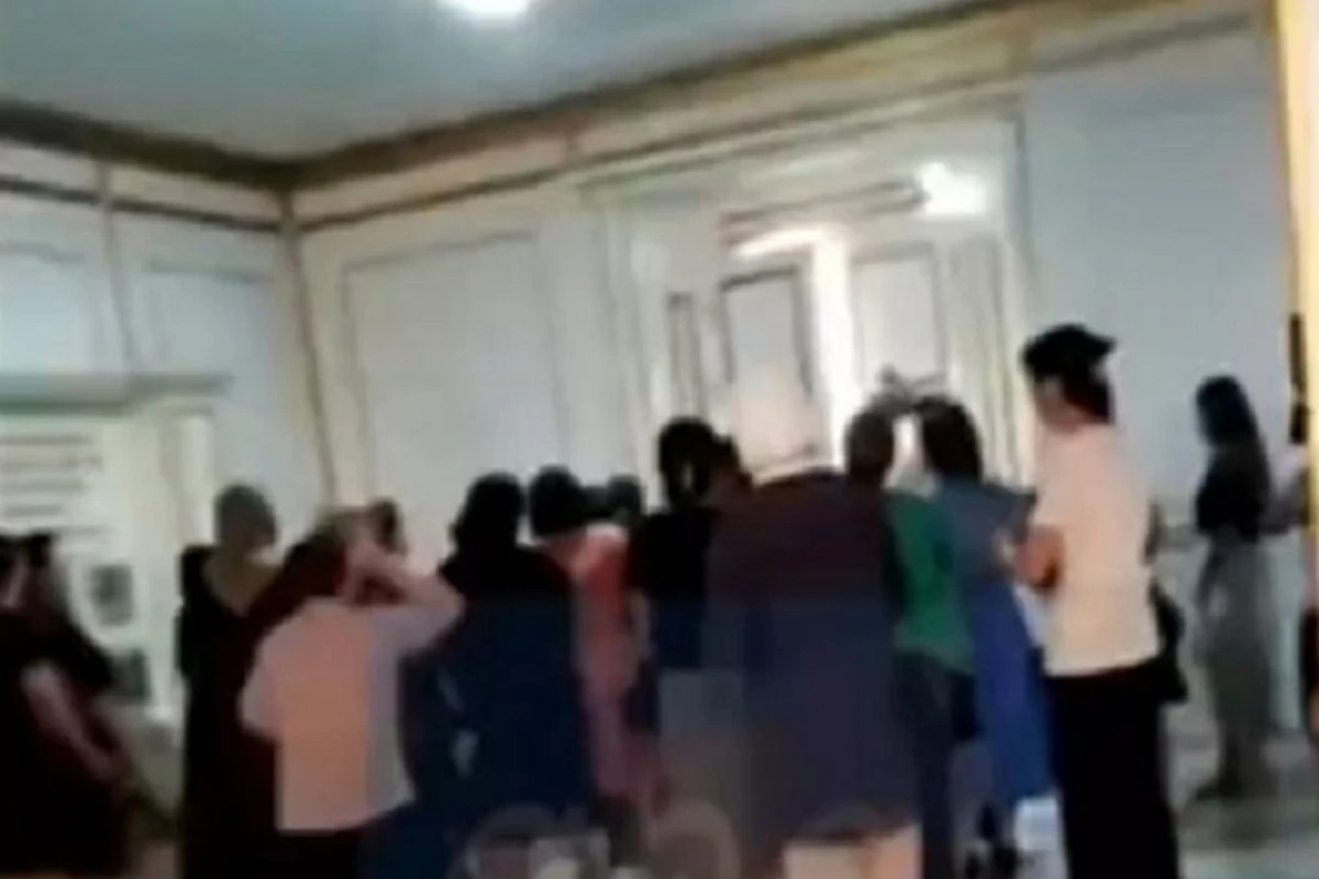 Nazirlik Göyçayda məktəbdə baş verən qalmaqallı hadisə ilə bağlı məlumat yayıb - VİDEO Nazirlik Göyçayda məktəbdə baş verən qalmaqallı hadisə ilə bağlı məlumat yayıb - VİDEO