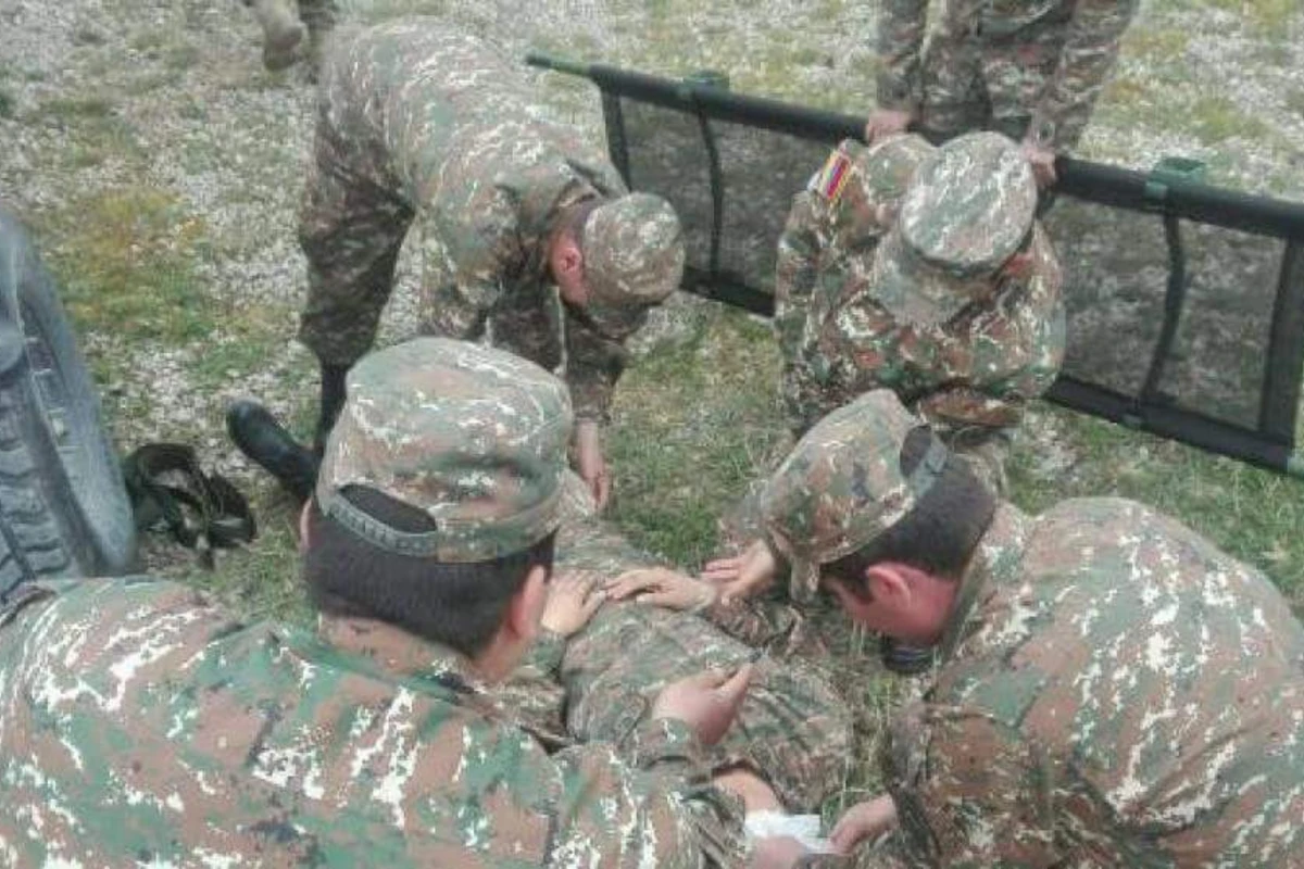Erməni əsgər komandirini GÜLLƏLƏDİ Erməni əsgər komandirini GÜLLƏLƏDİ