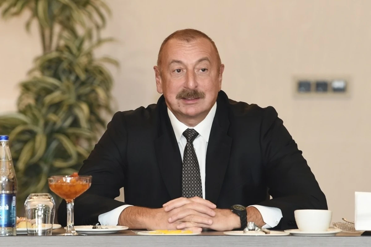 İlham Əliyev Sofiyada Bolqarıstanın biznes dairələrinin nümayəndələri ilə görüşüb - FOTO - YENİLƏNİB