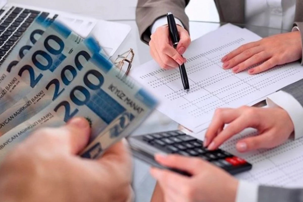 Среднемесячная зарплата в Баку выросла на 13%