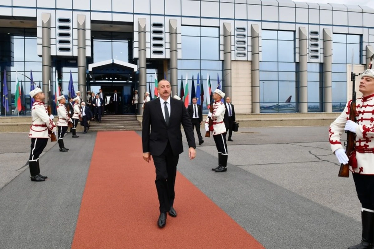 Prezident İlham Əliyevin Bolqarıstana rəsmi səfəri başa çatıb - FOTO Prezident İlham Əliyevin Bolqarıstana rəsmi səfəri başa çatıb - FOTO