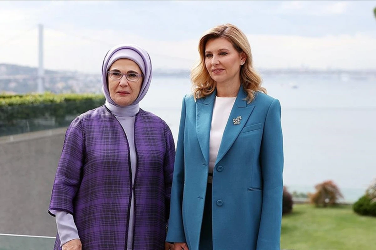 Əminə Ərdoğan Ukraynanın birinci xanımı ilə görüşüb Əminə Ərdoğan Ukraynanın birinci xanımı ilə görüşüb