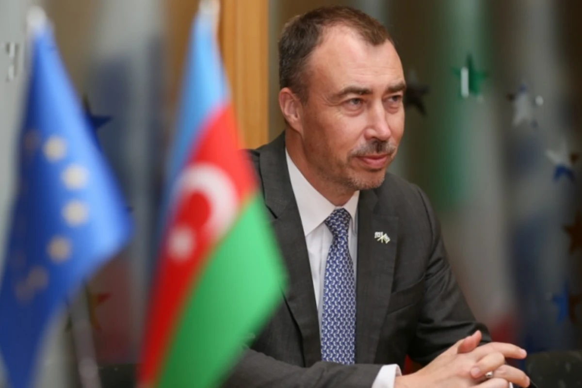 Спецпредставитель ЕС призвал провести расследование видео военных преступлений, совершенных против азербайджанцев - ФОТО Спецпредставитель ЕС призвал провести расследование видео военных преступлений, совершенных против азербайджанцев - ФОТО