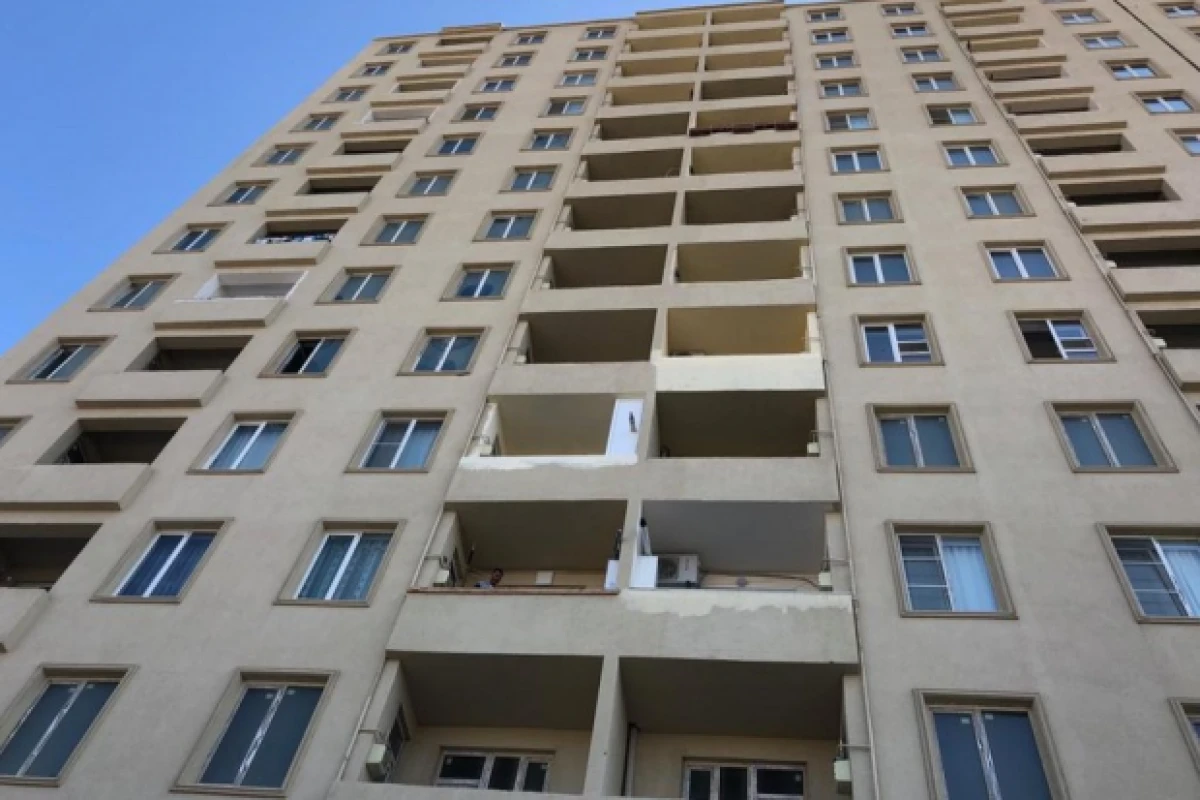 Bakıda 4 yaşlı uşaq binanın 4-cü mərtəbəsindən düşərək ölüb