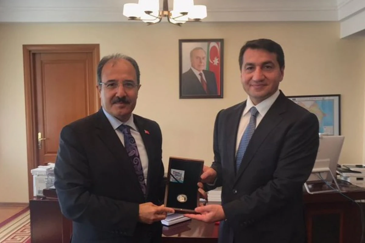 Türkiyə səfiri Hikmət Hacıyevlə görüşüb - FOTO Türkiyə səfiri Hikmət Hacıyevlə görüşüb - FOTO