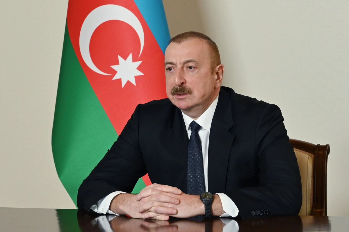 Prezident təhsil işçilərinə “Əməkdar müəllim” adı verdi - SİYAHI